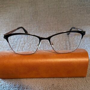 Sleek Black Cat-Eye Glasses